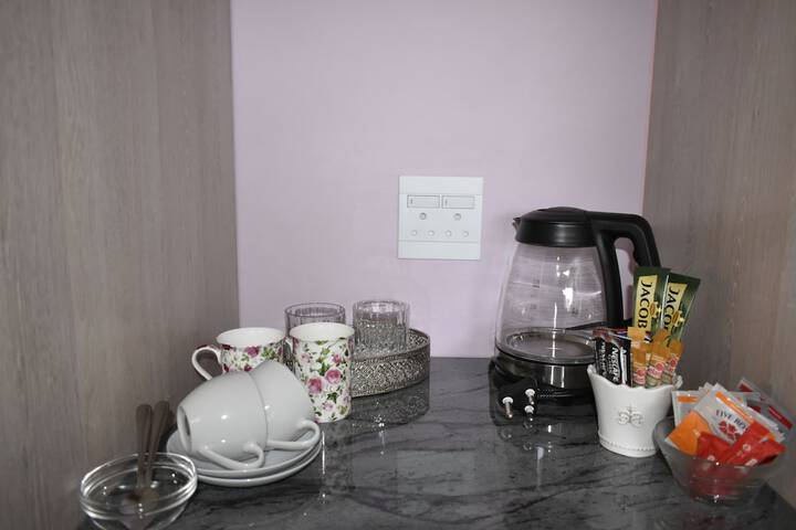 Breakfast/Coffee Service 22 of 42