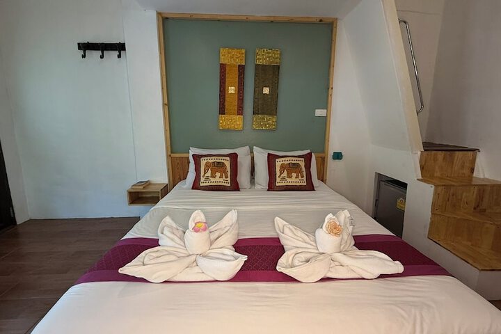 Room 4 of 73