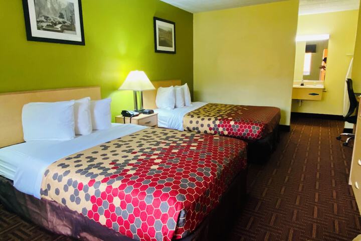 2 Double Beds (5 of 6)