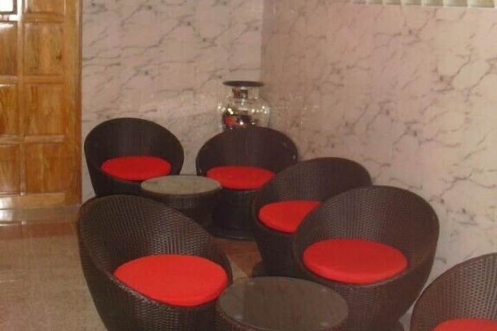 Lounge 59 of 98