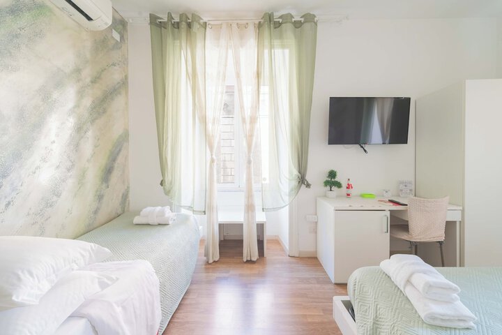 Room 44 of 80