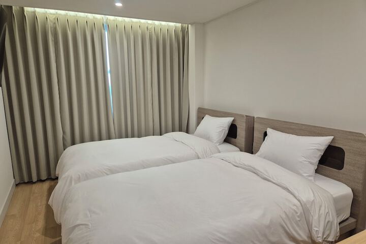 Room 17 of 31