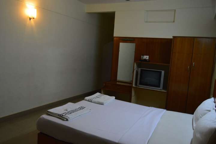 Room 9 of 21