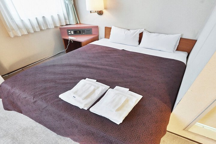 Room 5 of 15