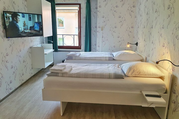 Room 11 of 156