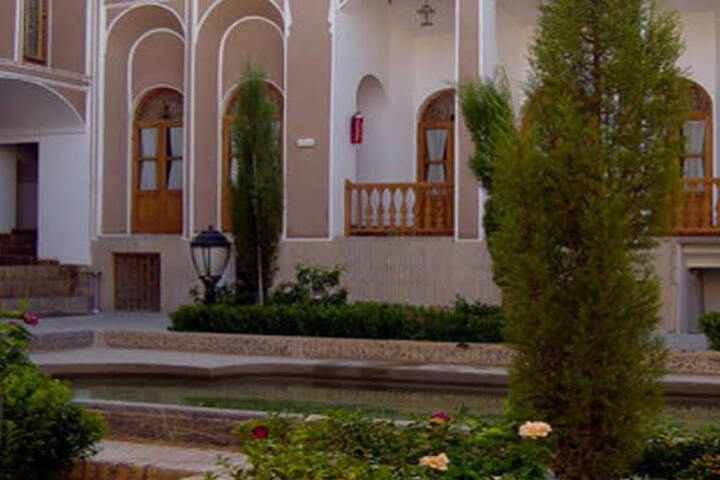 LALEH YAZD HOTEL