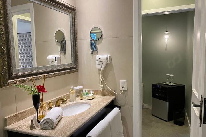 Room 45 of 128