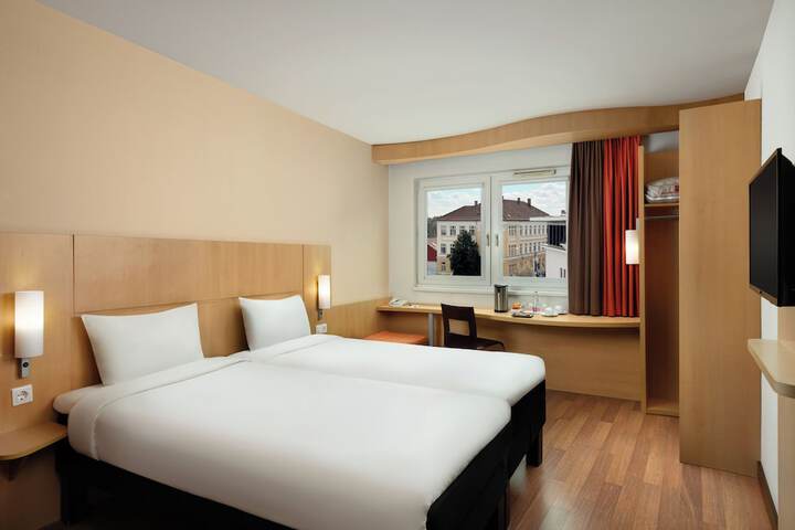 Room 16 of 57