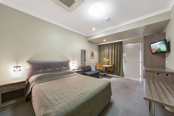 Room 16 of 43