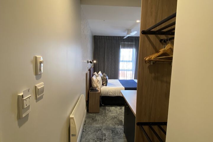 Room 28 of 116