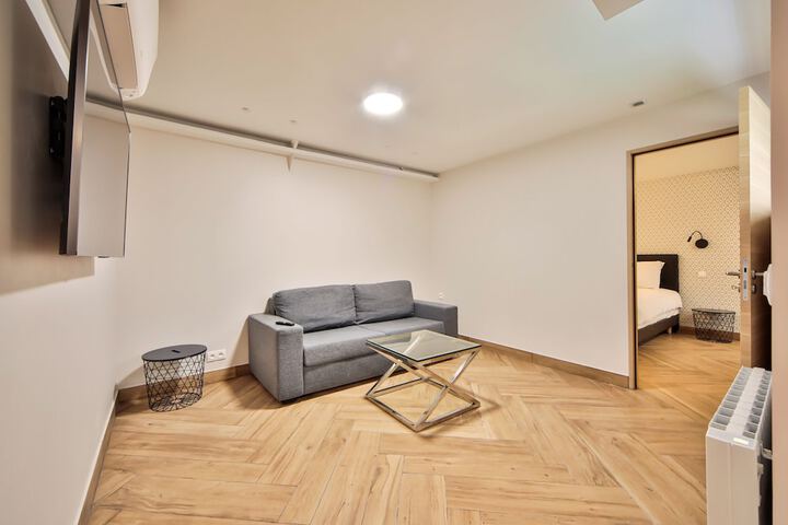 Room 16 of 26