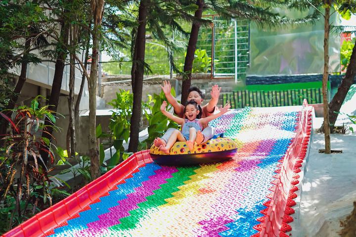 Children's play area - outdoor