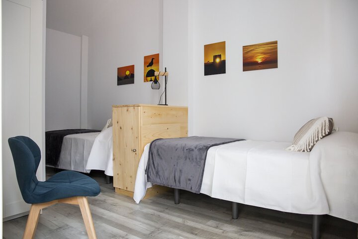 Room 5 of 164