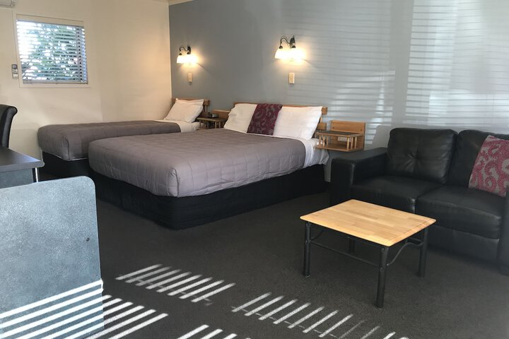 Room 4 of 36
