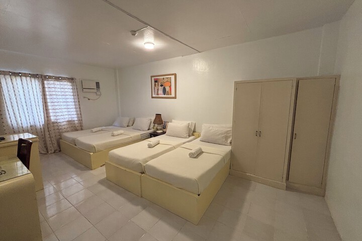 Room 16 of 42