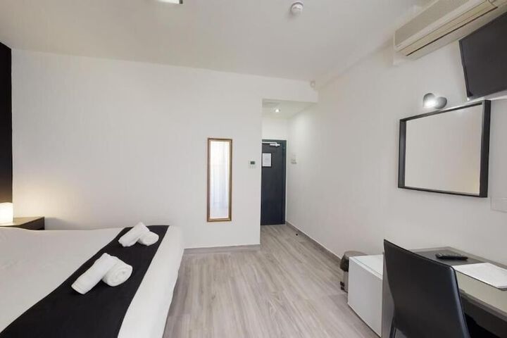 Room 9 of 65