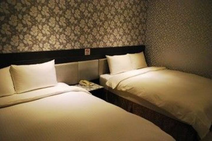 Room 5 of 23