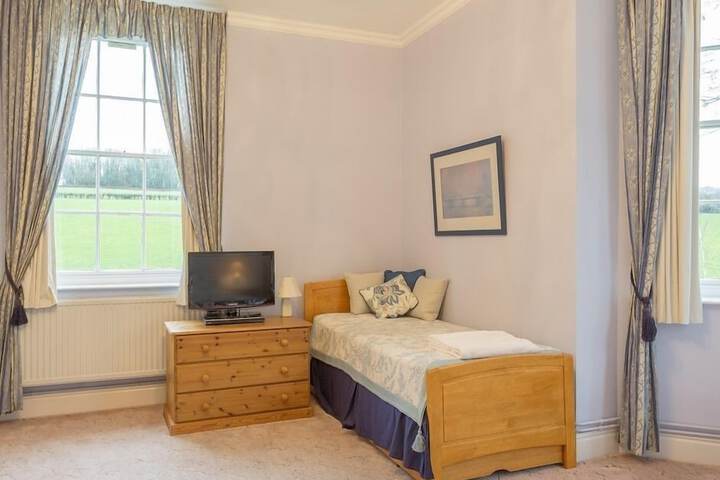 Room 5 of 21