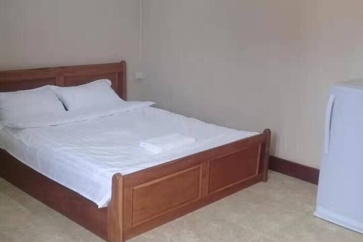 Room 33 of 61