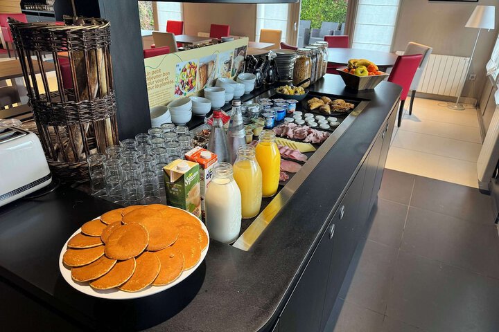 Breakfast/Coffee Service 14 of 27