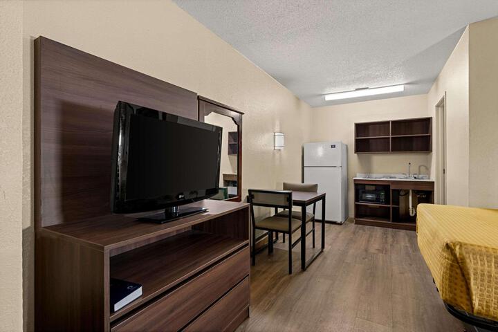 2 Double Beds (1 of 4)