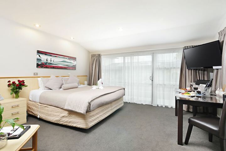 Room 3 of 49