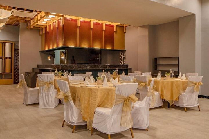 Ballroom/Hall 51 of 61