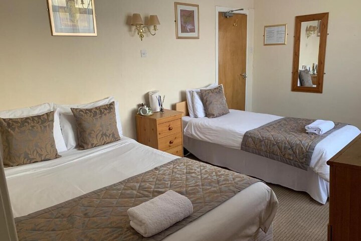 Room 16 of 40