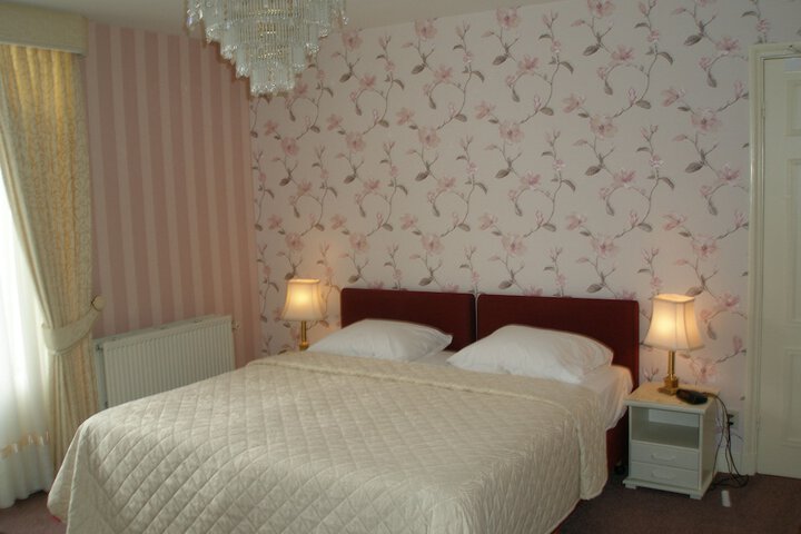Room 14 of 24