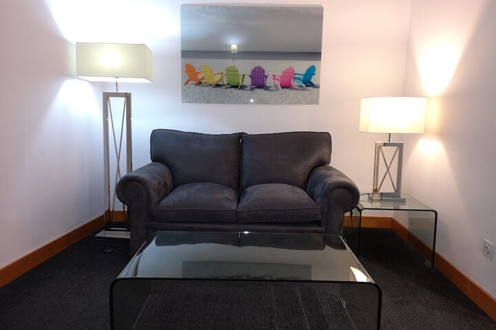 Room 9 of 32