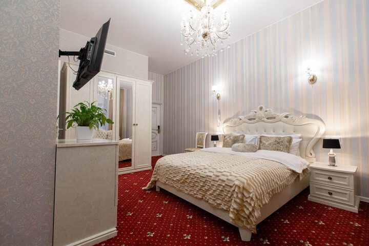 Room 16 of 48