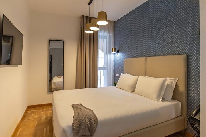 Room 6 of 30