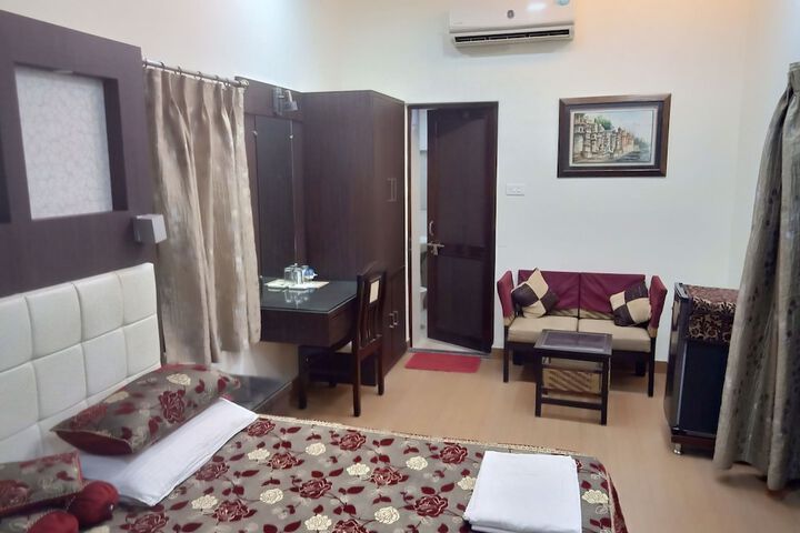 Room 5 of 79
