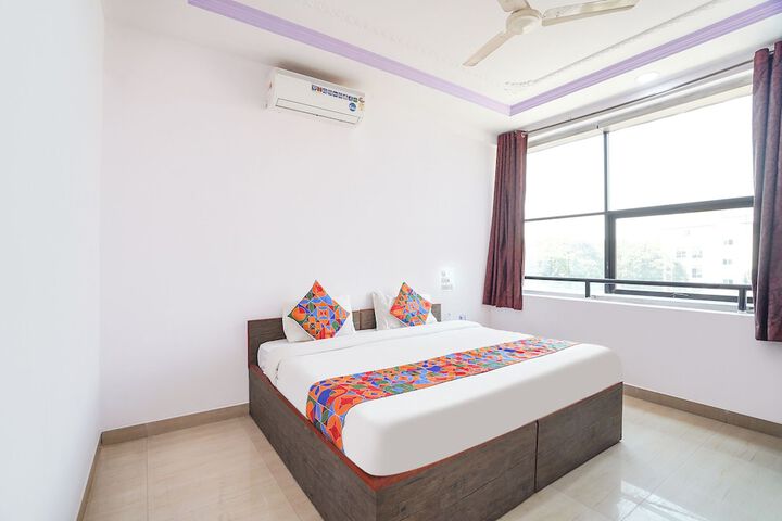 Room 7 of 28