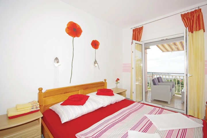 Beautiful Home in Makarska With Wifi and 1 Bedrooms