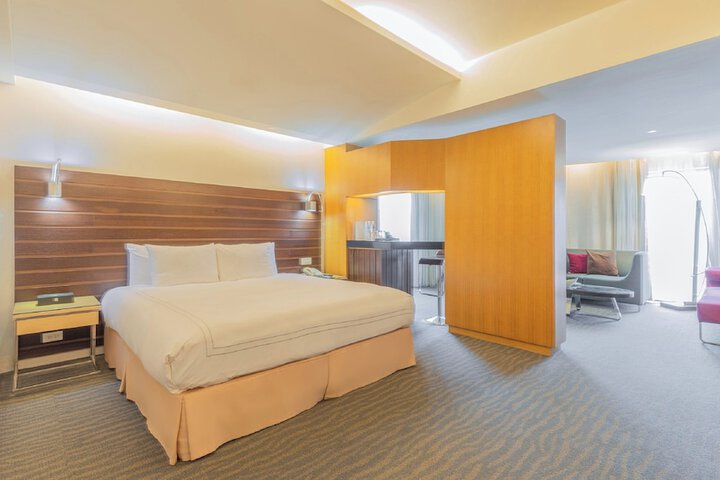 Room 44 of 137