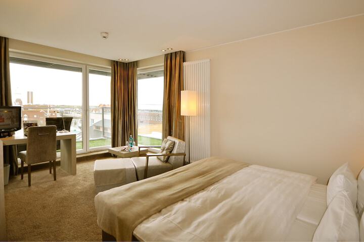 Room 7 of 38