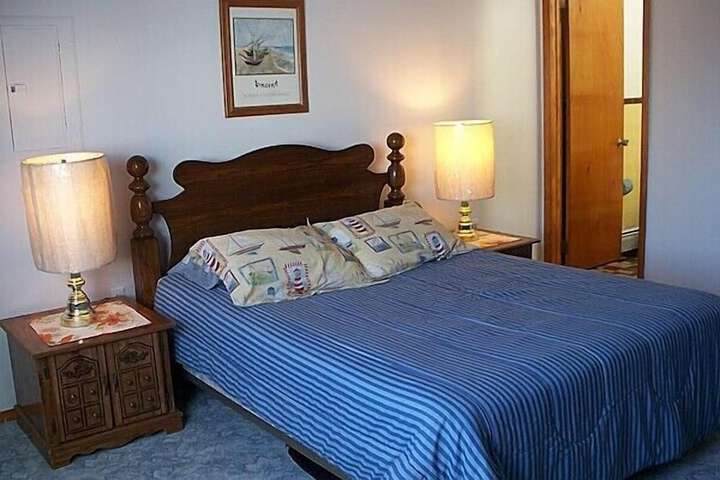 Room 6 of 32