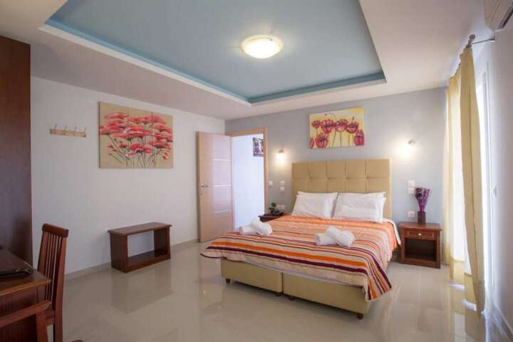 Room 6 of 27