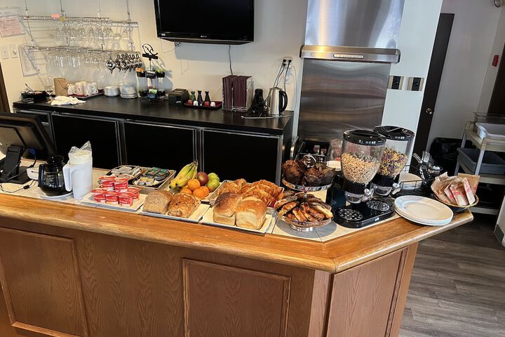 Breakfast/Coffee Service 42 of 52