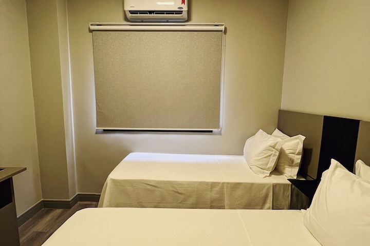 Room 12 of 26