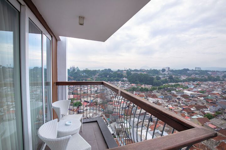 Room 9 of 79