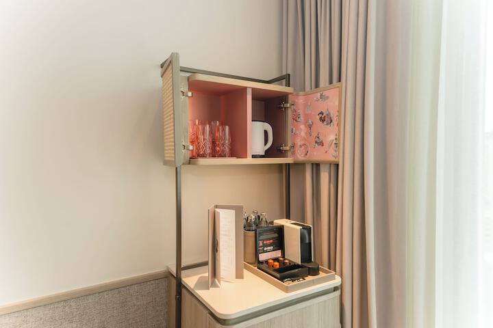 Room 53 of 107