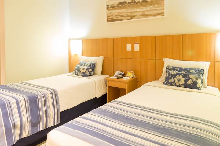 Room 10 of 40