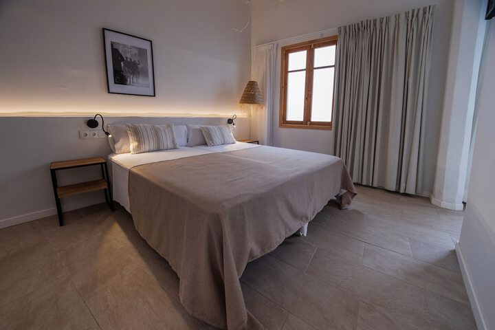 Room 4 of 30