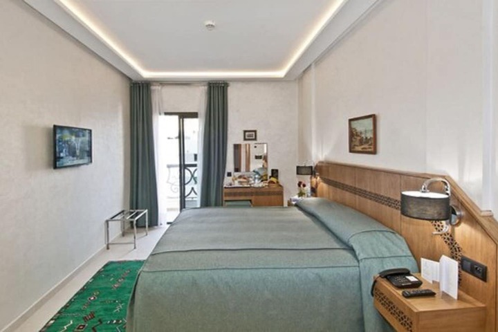 Room 16 of 39