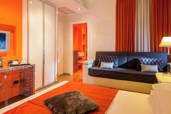 Room 34 of 92