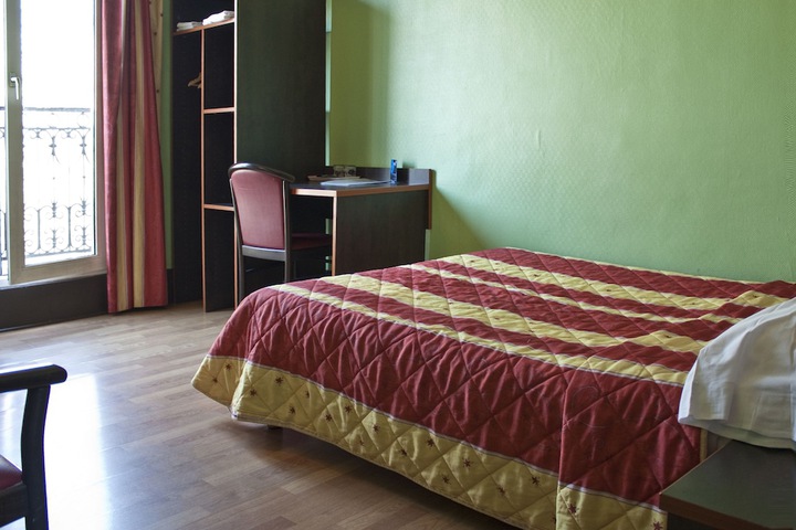 Room 10 of 21