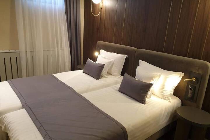 Room 22 of 120