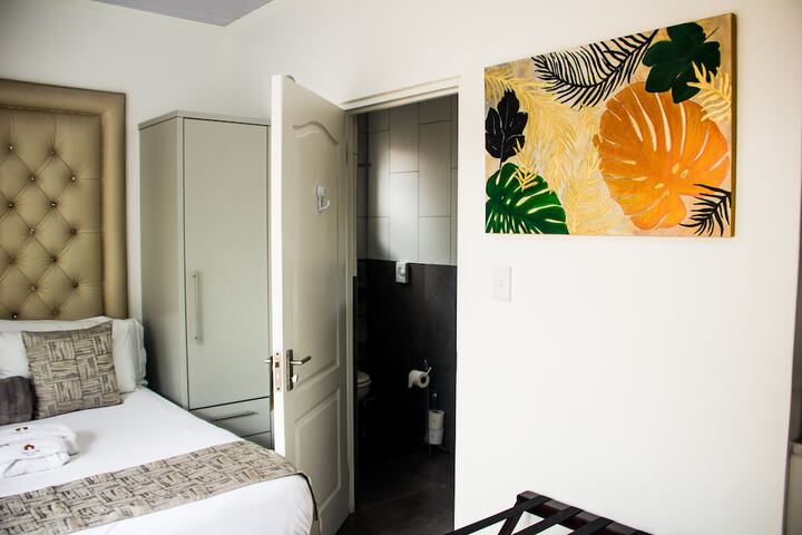 Room 48 of 66
